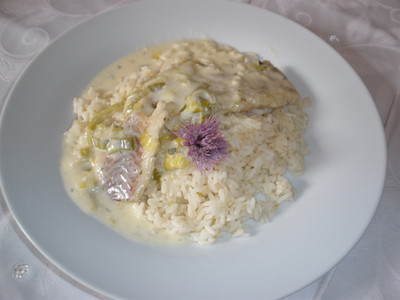 Fischfilet in Lauch - Sahnesoße Rezept