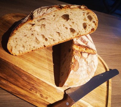 Sauerteigbrot aus Weizenmehl (Gusseisentopf) Rezept