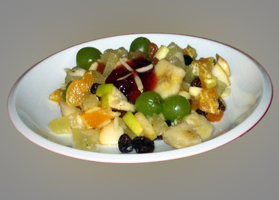 Obstsalat mit Rosinen Rezept