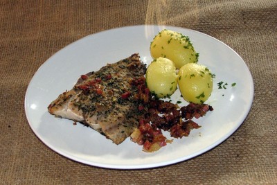 Wolfsbarsch mit Speckkräutern Rezept