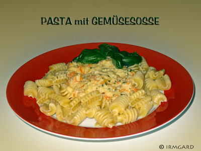 Pasta mit Gemüsesosse Rezept