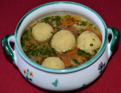 Grießknöderl-Suppe Rezept