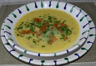 Kartoffelsuppe mit geröstenen Schinkenstreifen Rezept