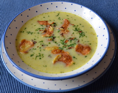 Kartoffelsuppe mit Pilzen und Chips Rezept