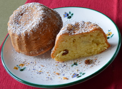 Rosinen-Mandel-Gugelhupf Rezept