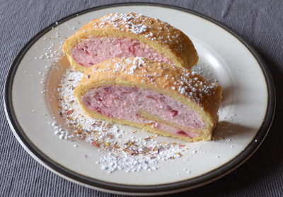 Erdbeer-Basilikum-Roulade Rezept