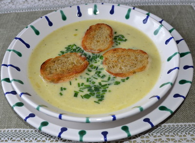 Paprika-Kartoffelsuppe mit gerösteten Baguette Rezept