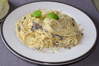 Spaghetti mit Champignon-Käsesuppe Rezept