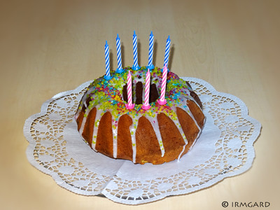 GEBURTSTAGSKUCHEN  / halb Schoko, halb Vanille Rezept