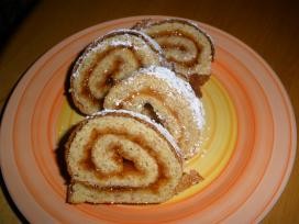 Nuß-Bisquit-Roulade Rezept