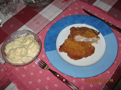 Cordon Bleu &amp; Majonaisesalat Rezept