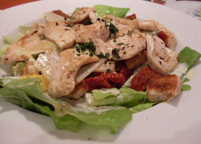 Salat mit Hühnerbrustfiletstreifen Rezept