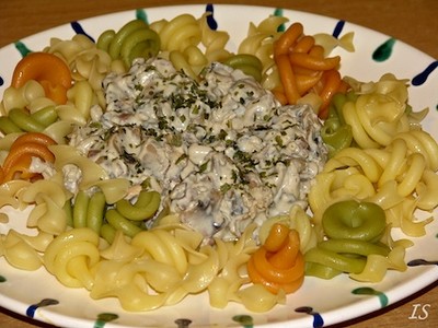 Pilzragout mit bunten Nudeln Rezept