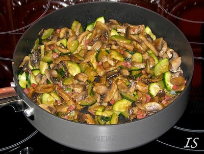 Champignon mit Zucchini und Schinken Rezept