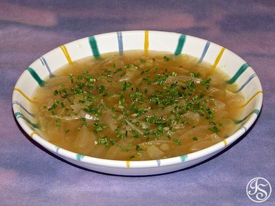 Soupe á l&#039;oignon Rezept