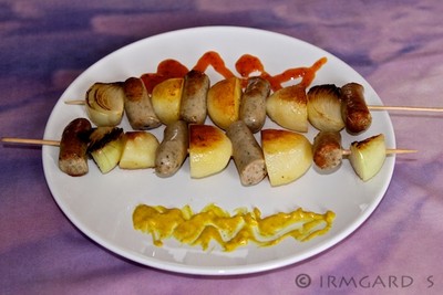 Bratwurst-Kartoffel-Spieße Rezept