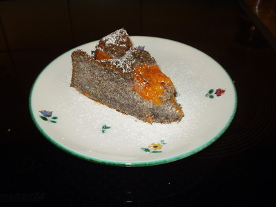 Marillen-Mohntorte mit Topfen Rezept