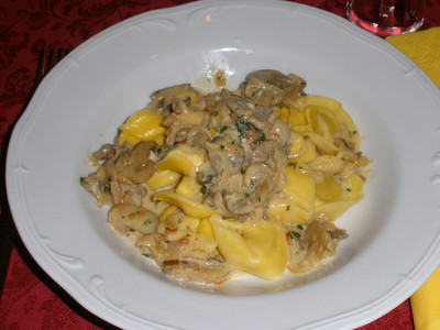 Tortellini mit Weißwein-Sahne-Soße Rezept