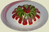 Pavlova mit frischen Früchten  Rezept