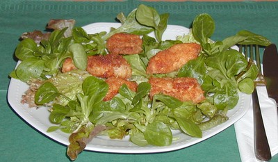 Backhendlstreifen auf Blattsalaten Rezept