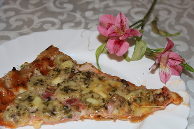 Pizza mit Schinken und Banane Rezept