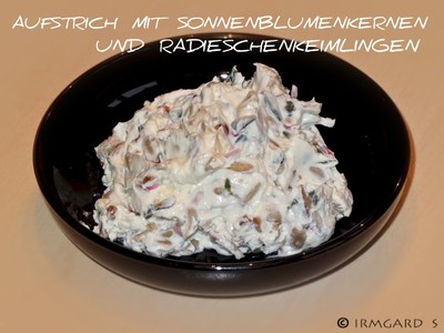 Aufstrich mit Sonnenblumenkernen und Radieschenkeimlingen Rezept