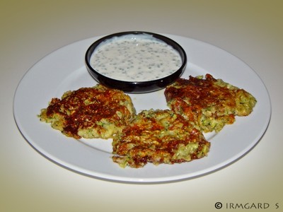 Zucchini-Kartoffel-Plätzchen mit Joghurtdip Rezept