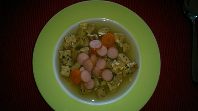 Rezept Hühnersuppe mit deftiger Einlage Hühnersuppe mit deftiger Einlage Rezept