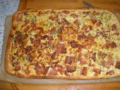 Flammkuchen mit Leberkäse Rezept