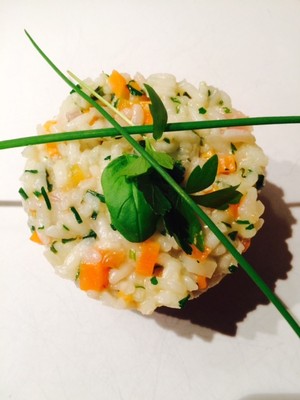 Gemüse Risotto mit Gartenkräuter Rezept