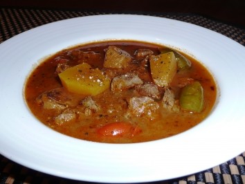 Kürbisgulasch mit Paprika Rezept