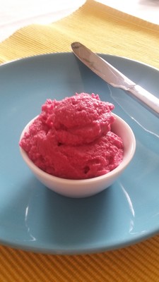 Rote Rüben Hummus mit Kren Rezept