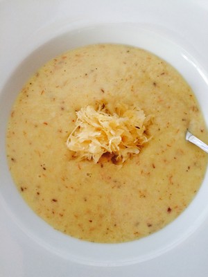 Deftige Erdäpfel-Sauerkraut Suppe Rezept
