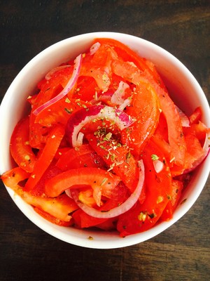 Würziger Tomatensalat Rezept