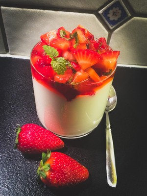 Schnelle Erdbeer-Topfen Creme  Rezept