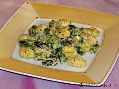 Gerösteter Spargel mit Gnocchi Rezept