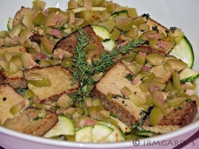 Zucchinisalat mit gebratenem Tofu Rezept