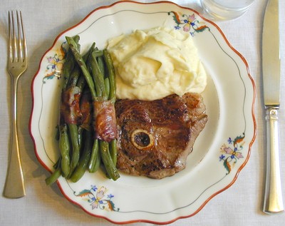 Lammschlegelscheiben mit Speckbohnen Rezept