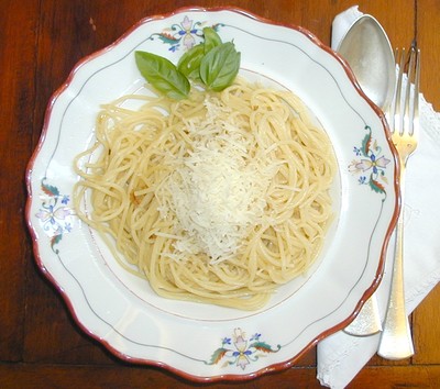 Ilses scharfe Nudeln (Spaghetti con aglio, olio e peperoncino) Rezept