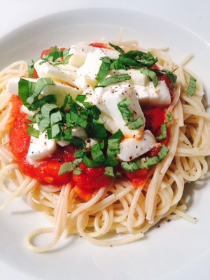 Spaghetti mit Mozzarella+Tomate Rezept