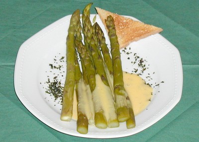 Spargel mit Sauce Hollandaise Rezept