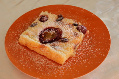 Rezept Topfenkuchen mit Zwetschken und Weichseln Topfenkuchen mit Zwetschken und Weichseln Rezept