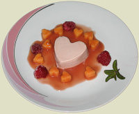 Valentinsherzen (Portweinparfait) mit Melonenkompott Rezept