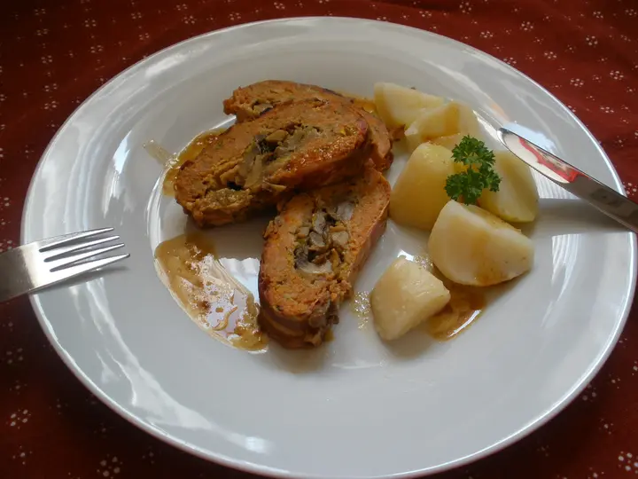 Faschierter Braten mit Champignon - Lauchfülle