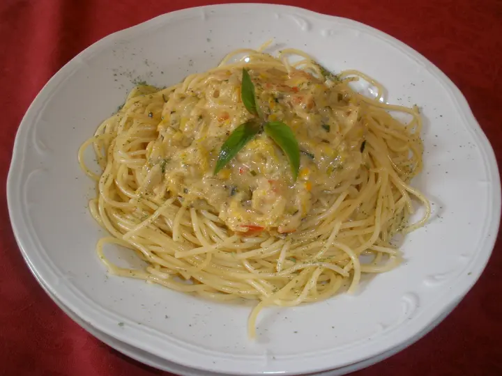 Spaghetti mit Zucchinisoße