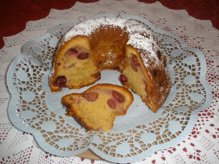 Kirsch - Eierlikör - Gugelhupf