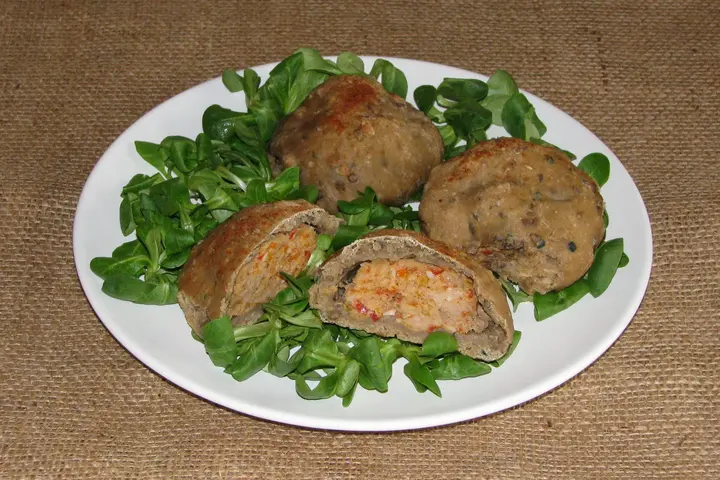 Hackfleisch-Biskuits mit Paprika