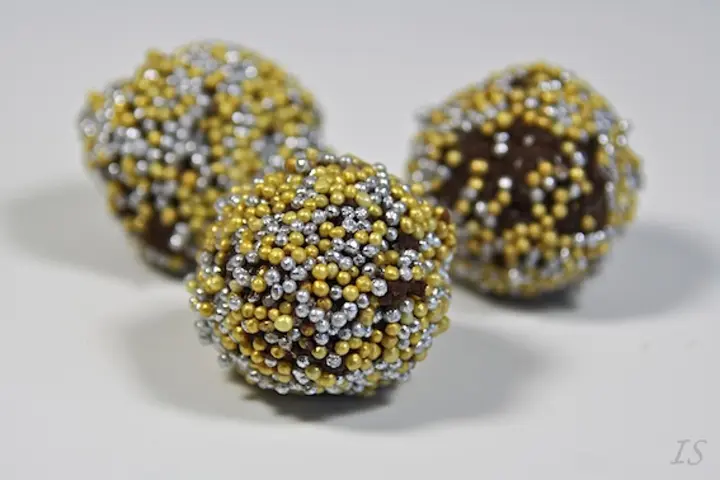 Schokoladen-Haselnuss-Kugeln