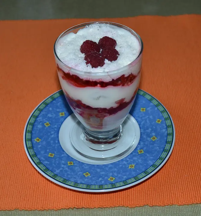 Himbeer-Tiramisu im Glas