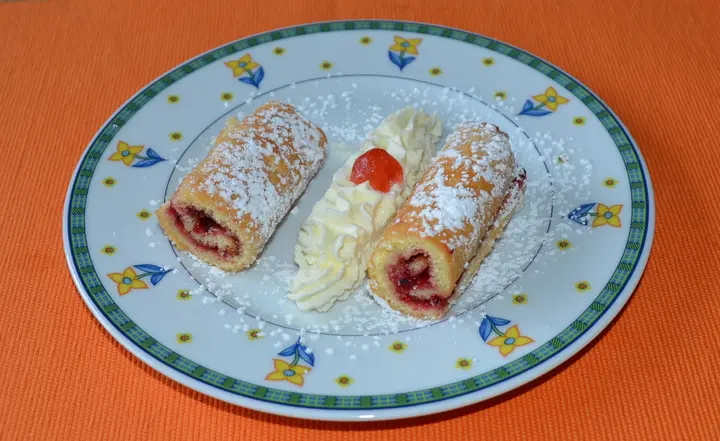 Mini-Biskuitrouladen 